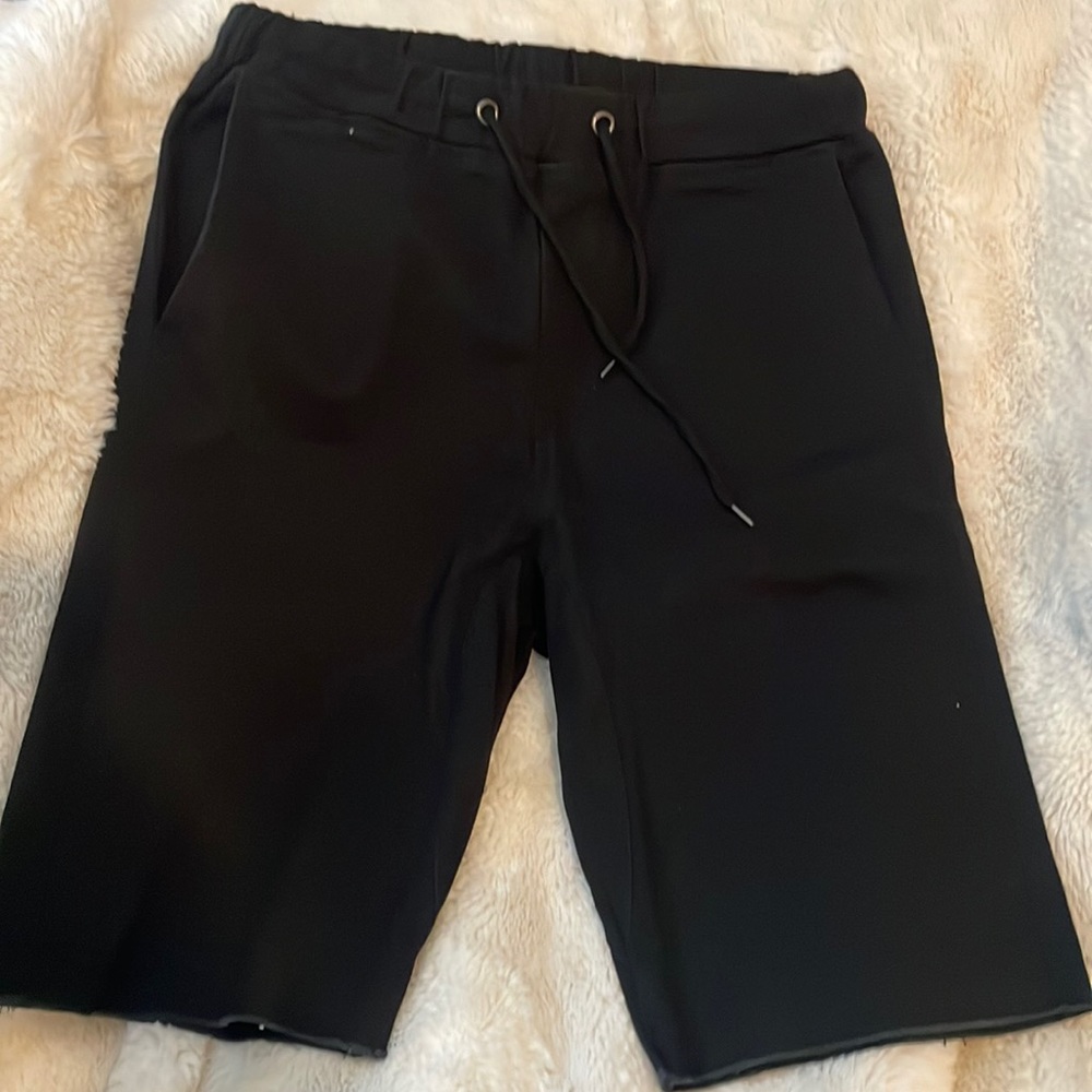 Public Opinion Cutoff Shorts Size S